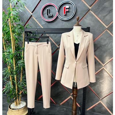 Buttoned Atlas Suit Beige