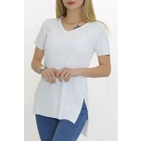 White T-Shirt with V-Neck Slits - 1998.555.